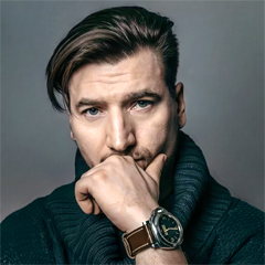 Александр Устюгов — Свои