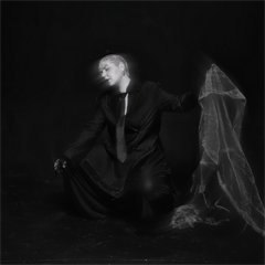 Ксюша Буга — На осколках